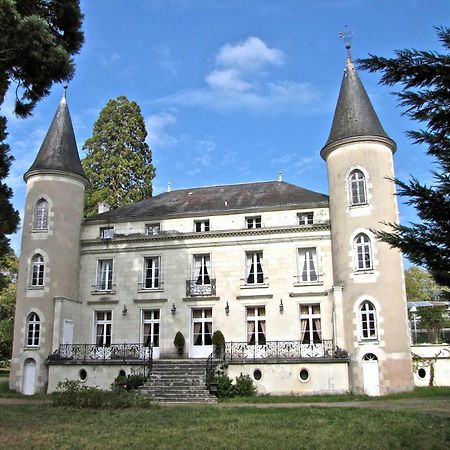 Chateau Les Vallees Tournon-Saint-Pierre Exterior foto